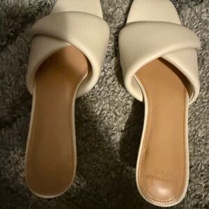 Ambercrombie & Fitch heels